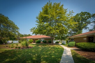 Crossland Apartments in St. Charles, MD - Building Photo - Building Photo