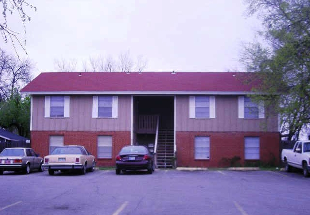 1023 Lee St in Sapulpa, OK - Building Photo