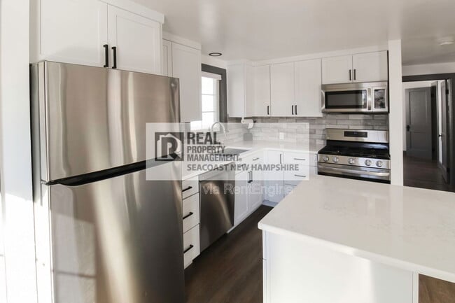 5 Staples St in Eliot, ME - Building Photo - Building Photo