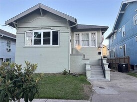 2427 Peniston St in New Orleans, LA - Building Photo