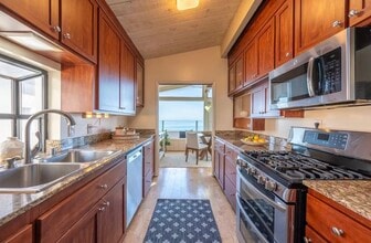 150 Tide Ave in Monterey, CA - Building Photo - Building Photo