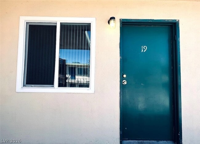 3772 Royal Crest St in Las Vegas, NV - Building Photo - Building Photo