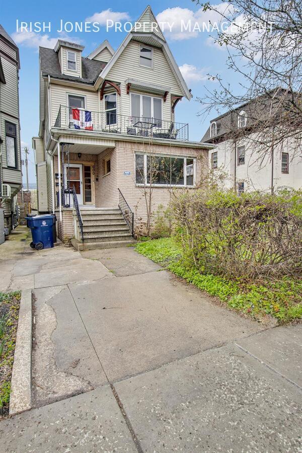 property at 600 Niagara St