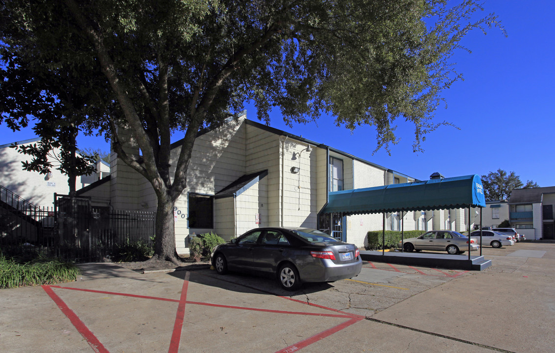 Windsor Park Apartments in Houston, TX - Building Photo