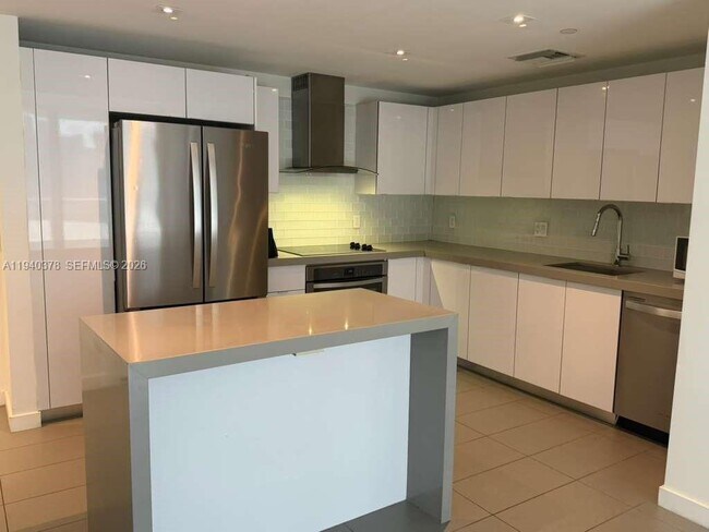 1600 NE 1st Ave in Miami, FL - Building Photo - Building Photo