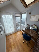 121 Hillside St, Unit 3 in Boston, MA - Foto de edificio - Building Photo