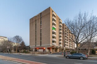 Carrollsburg Square North Tower in Washington, DC - Building Photo