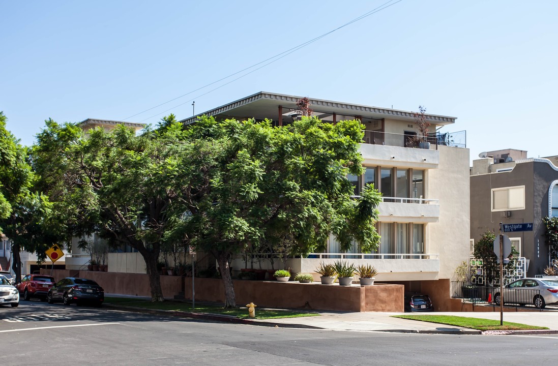 11902 Gorham Ave in Los Angeles, CA - Building Photo