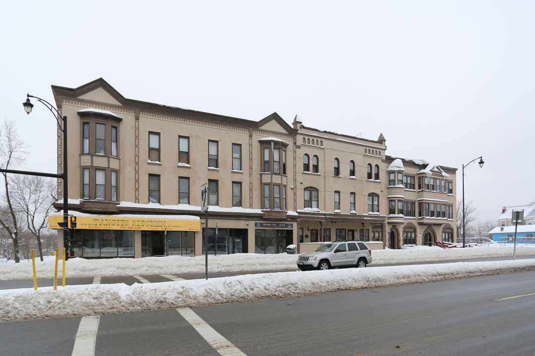 Lake Ravine Apartments in Rochester, NY - Building Photo