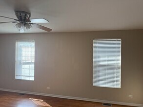 550 Conservatory Ln in Aurora, IL - Building Photo - Building Photo