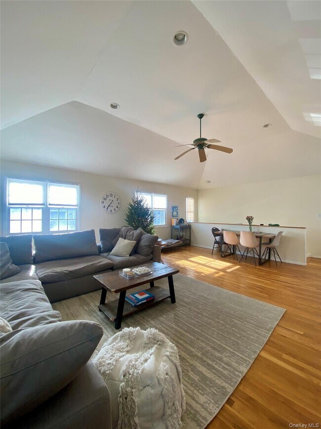 641 E Olive St in Long Beach, NY - Building Photo - Building Photo