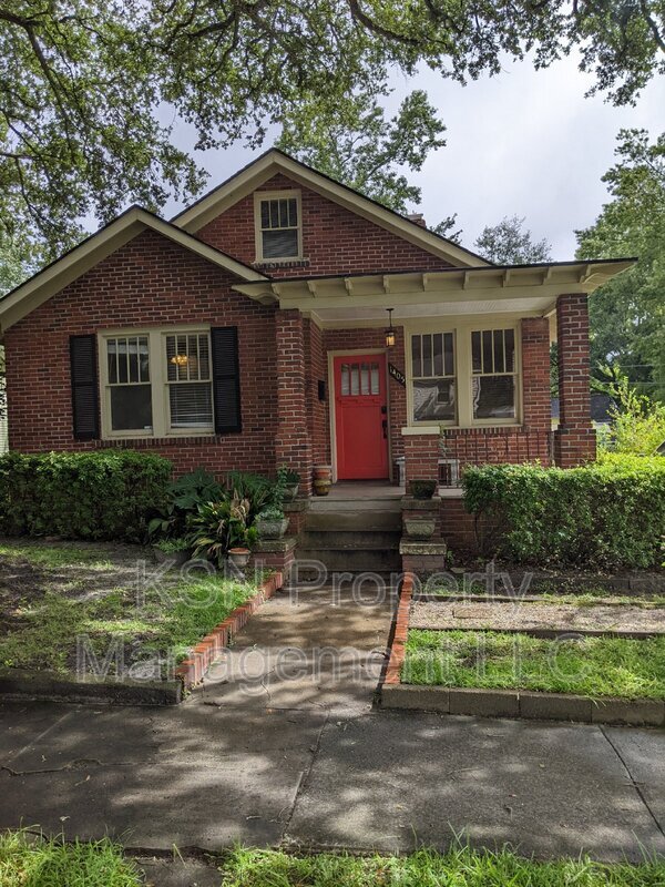 property at 1405 E 51st St