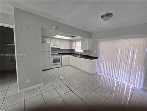 5309 NW 27th St in Lauderhill, FL - Building Photo - Building Photo