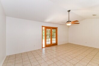 2441 Zagato Ct in Middleburg, FL - Building Photo - Building Photo