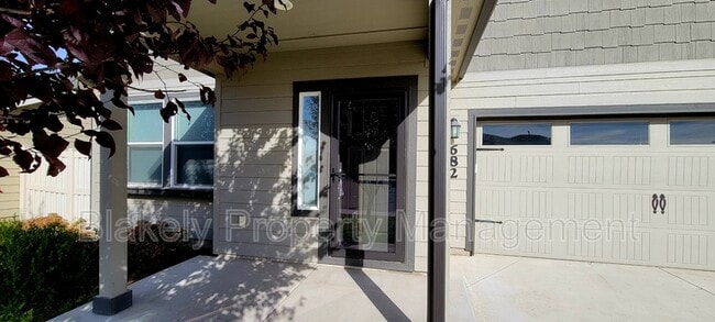 682 Diamond Lake St in Middleton, ID - Foto de edificio - Building Photo
