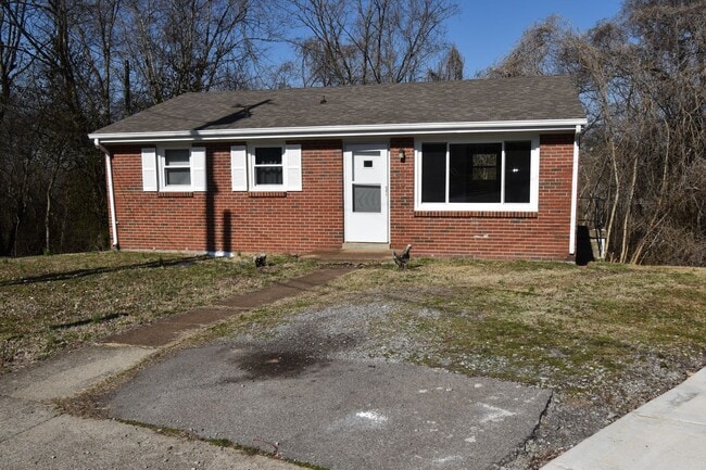 511 Washington Ct in Clarksville, TN - Building Photo - Building Photo