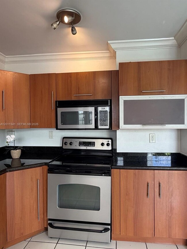 820 Salzedo St in Coral Gables, FL - Building Photo - Building Photo