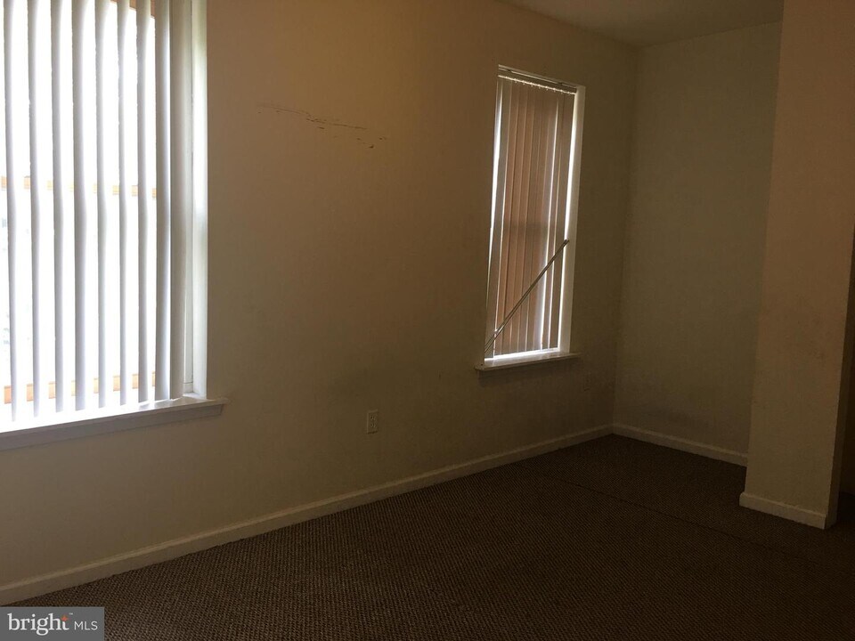 1724 W Diamond St-Unit -1ST FLOOR in Philadelphia, PA - Building Photo