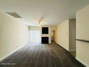 1692 Honeybee Ln in Wilmington, NC - Building Photo - Building Photo