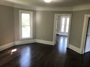 23 N Channing St in Elgin, IL - Building Photo - Building Photo