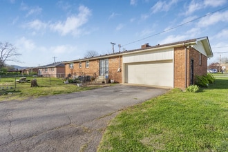 3811 Crouch Dr in Nashville, TN - Building Photo - Building Photo