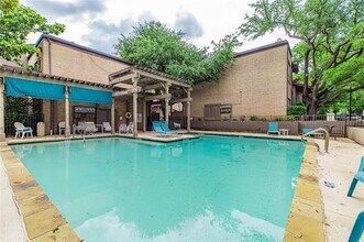 10438 High Hollows Dr in Dallas, TX - Building Photo - Building Photo
