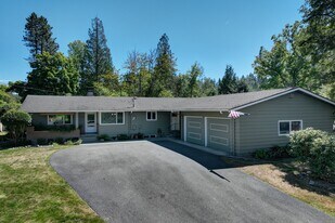 18021 Issaquah-Hobart Road Southeast in Issaquah, WA - Building Photo