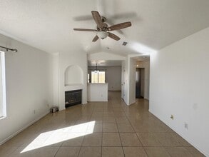 331 Cll Amarillo SW in Albuquerque, NM - Building Photo - Building Photo