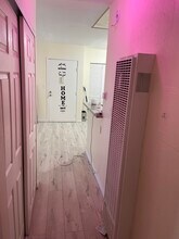 17900 Sherman Way, Unit 234 in Reseda, CA - Foto de edificio - Building Photo