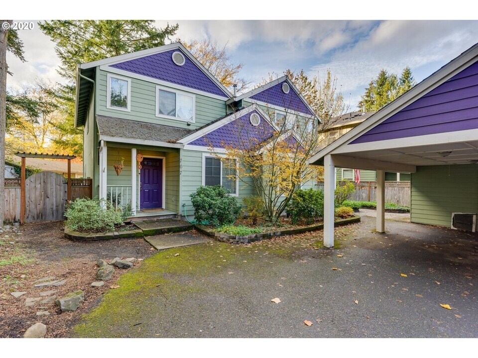 767 SE 8th Ave in Hillsboro, OR - Building Photo