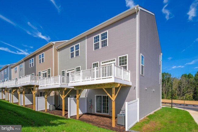 6094 Camerons Ferry Dr in Haymarket, VA - Building Photo - Building Photo