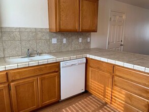 2921 N Crowe St in Visalia, CA - Building Photo - Building Photo