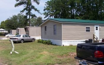 SE Andrew Park Dr in Lake City, FL - Foto de edificio - Building Photo