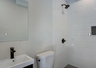 17 Bartlett St, Unit 3 in Boston, MA - Foto de edificio - Building Photo