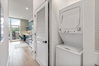 4513 N Clark St in Chicago, IL - Building Photo - Building Photo