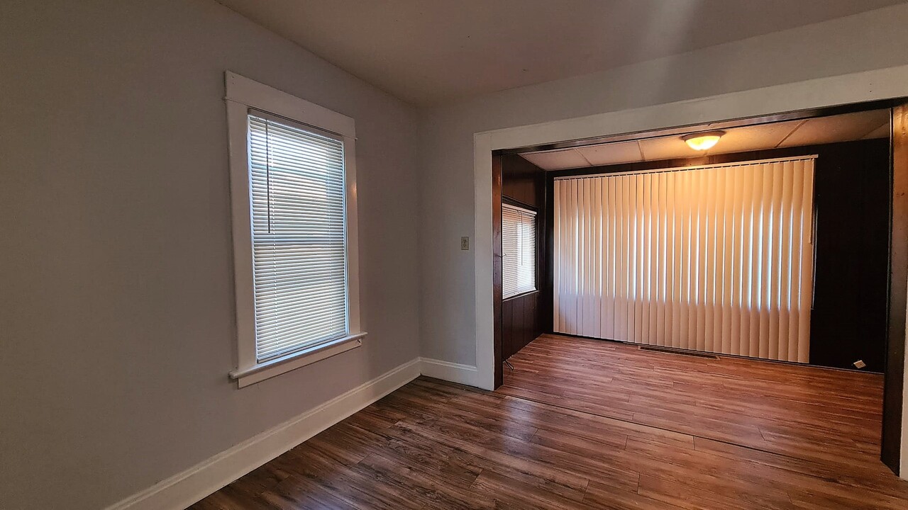 406 McKinley Ave in Endicott, NY - Building Photo