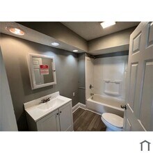 Cozy hilltop haven in Cleveland, OH - Building Photo - Building Photo