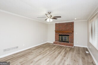 6449 Laural Bend in Stone Mountain, GA - Building Photo - Building Photo