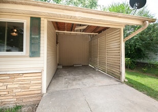 113 E Bertha St in Fayetteville, AR - Building Photo - Building Photo