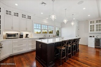 102 Inlet Terrace in Belmar, NJ - Foto de edificio - Building Photo
