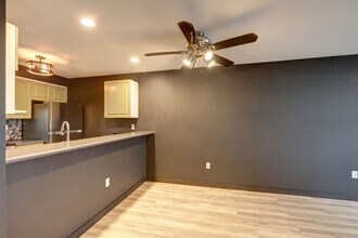 520 2nd Ave W in Seattle, WA - Building Photo - Building Photo