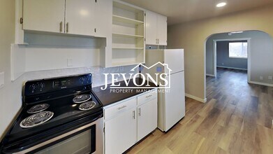 800 Hatton Rd in Tieton, WA - Building Photo - Building Photo