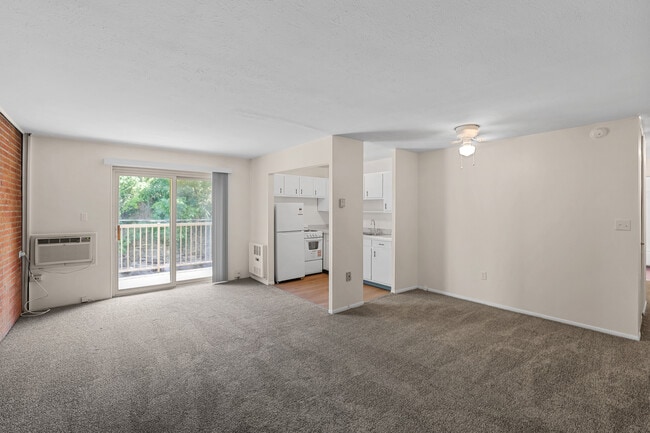 Parkview Estates in Brooklyn, OH - Foto de edificio - Interior Photo