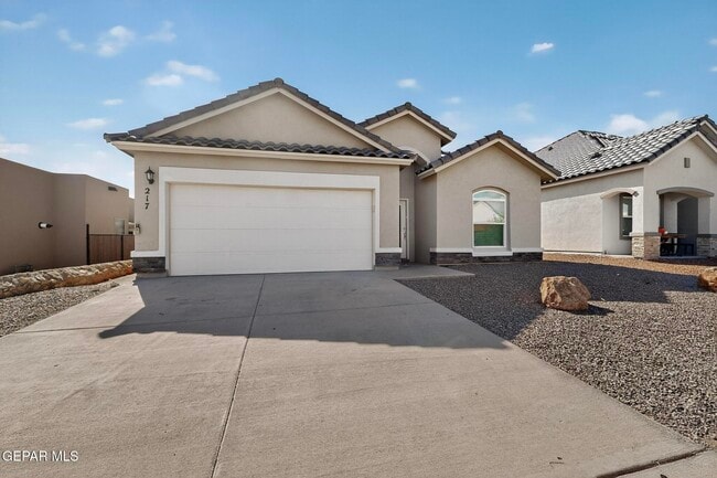 217 Farnborough St in El Paso, TX - Building Photo - Building Photo