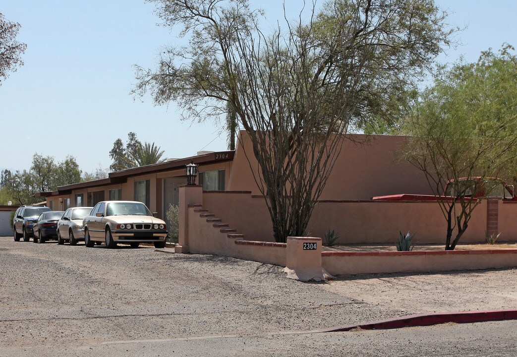 2304 N Forgeus Ave in Tucson, AZ - Foto de edificio