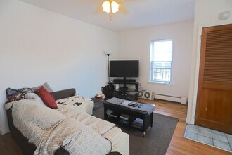 423 Jackson St in Hoboken, NJ - Building Photo - Building Photo