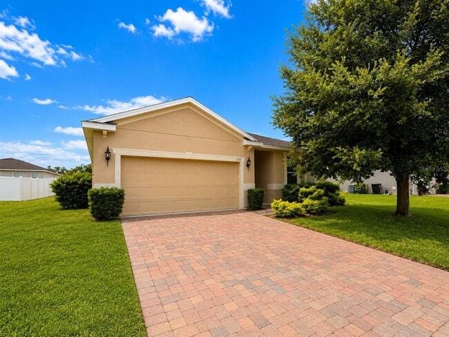 property at 908 Glazebrook Lp