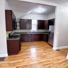 3904 W Armitage Ave in Chicago, IL - Building Photo - Building Photo