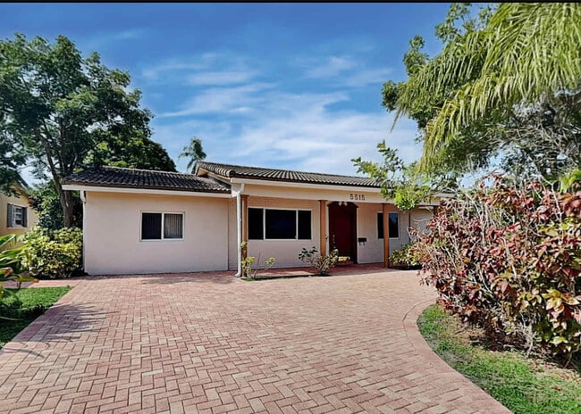 property at 5537 Primrose Ln