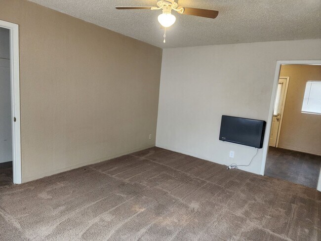 218-220 E 9th St in Portales, NM - Building Photo - Building Photo